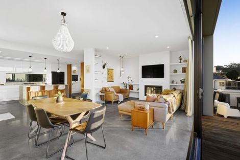 Photo of property in 30 Bayly Road, Moturoa, New Plymouth, 4310