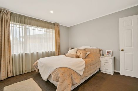 Photo of property in 23 Ginders Drive, Massey, Auckland, 0614