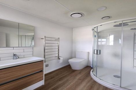 Photo of property in 18 Arden Place, Oakura, 4314