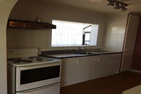 Photo of property in 120 Archibald Road, Kelston, Auckland, 0602
