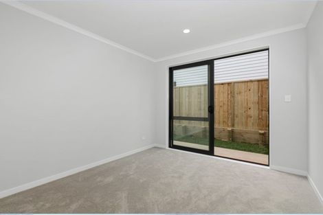 Photo of property in 104 Godfrey Drive, Orewa, 0931