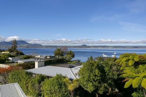 Photo of property in 4/22 Alberta Street, Acacia Bay, Taupo, 3330