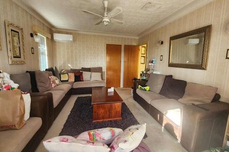 Photo of property in 44 Cliff View Drive, Green Bay, Auckland, 0604