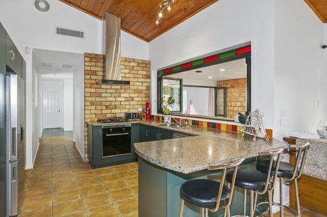 Photo of property in 4 Vela Place, Clarks Beach, 2122