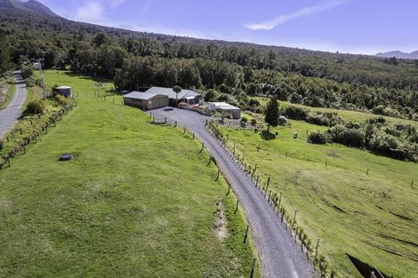 Photo of property in 1880 Mangorei Road, Mangorei, New Plymouth, 4371