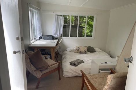 Photo of property in 18 Norman Road, Titirangi, Auckland, 0604