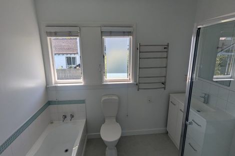 Photo of property in 2/7 Leonard Place, Saint Martins, Christchurch, 8022