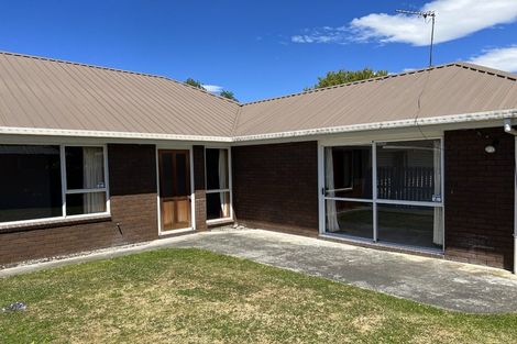 Photo of property in 3 Claverley Gardens, Avonhead, Christchurch, 8042