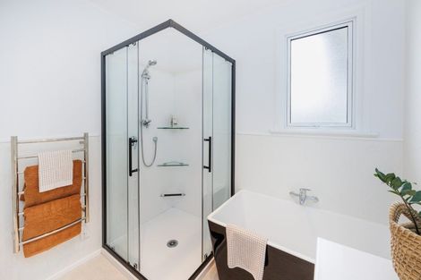 Photo of property in 37 Waterloo Crescent, Hokowhitu, Palmerston North, 4410