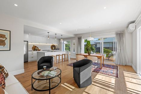 Photo of property in 87 Cashmere Road, Cashmere, Christchurch, 8022