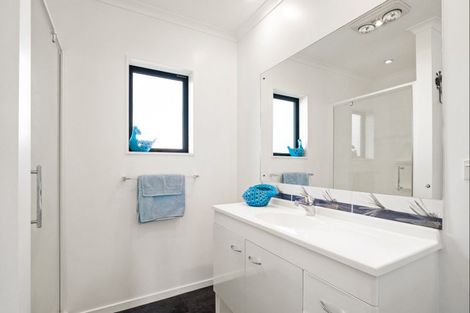 Photo of property in 77 Beach Street, Saint Clair, Dunedin, 9012