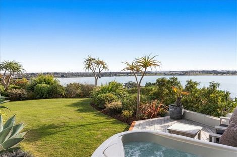 Photo of property in 11a Te Awakura Terrace, Mount Pleasant, Christchurch, 8081