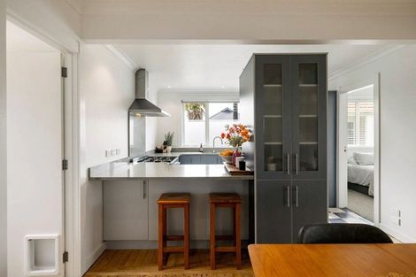 Photo of property in 16 Robinson Street, Cambridge, 3434