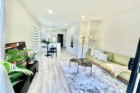 Photo of property in 4/241 Don Buck Road, Massey, Auckland, 0614