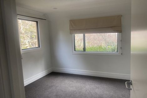 Photo of property in 28 Eccleston Hill, Thorndon, Wellington, 6011