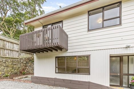 Photo of property in 72a Newlands Road, Newlands, Wellington, 6037