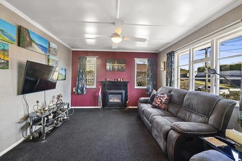 Photo of property in 95 Pioneer Road, Moturoa, New Plymouth, 4310