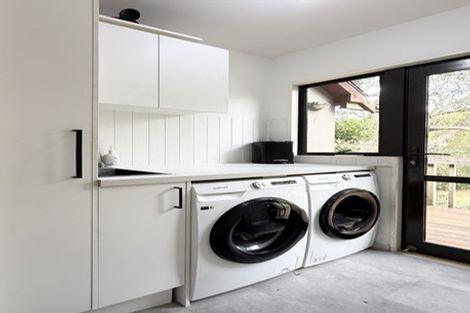 Photo of property in 701b Beach Road, Rothesay Bay, Auckland, 0630