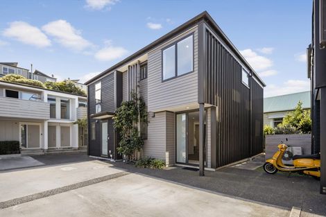 Photo of property in 74u5 Derwent Street, Island Bay, Wellington, 6023