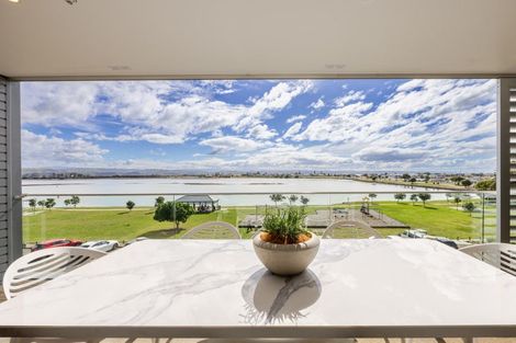 Photo of property in 407/7 Humber Street, Pandora, Napier, 4110