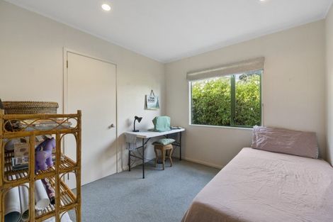 Photo of property in 9 Astelia Way, Waipahihi, Taupo, 3330