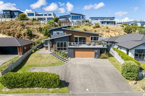 Photo of property in 22 Ships Cove, Whitby, Porirua, 5024