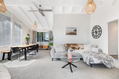 Photo of property in 12 Makiri Street, Helensville, 0800