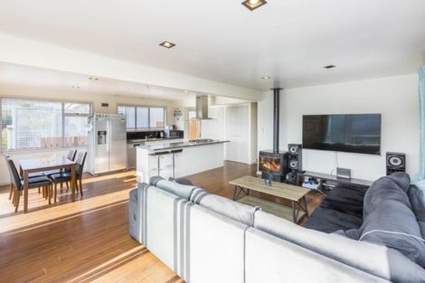 Photo of property in 17 Greenwich Grove, Stokes Valley, Lower Hutt, 5019