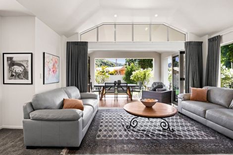 Photo of property in 21 Pukekura Place, Taradale, Napier, 4112