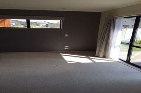 Photo of property in 98 Guildford Drive, Paraparaumu Beach, Paraparaumu, 5032