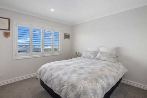 Photo of property in 30 Grumman Lane, Newlands, Wellington, 6037