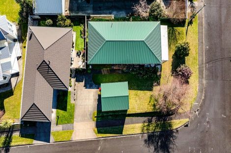 Photo of property in 2 Handley Place, Glen Avon, New Plymouth, 4312