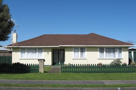 Photo of property in 38 Manuka Street, Castlecliff, Whanganui, 4501