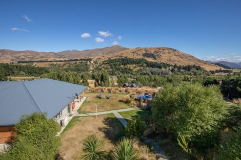 Photo of property in 945 Mount Barker Road, Wanaka, 9382
