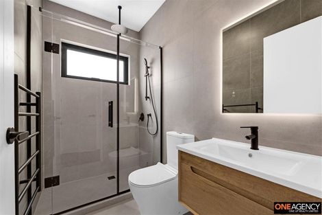 Photo of property in 18 Waimarie Drive, Karaka, 2578