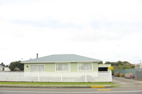 Photo of property in 11 Rimu Street, Inglewood, 4330