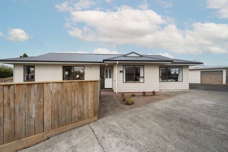Photo of property in 7 Cargill Grove, Kelvin Grove, Palmerston North, 4414