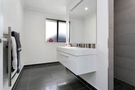 Photo of property in 28 Lilac Close, Cambridge, 3434