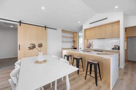 Photo of property in 102 Pelorus Avenue, Poraiti, Napier, 4182