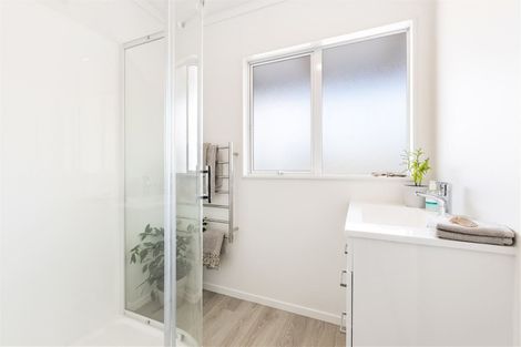 Photo of property in 68 Spinnaker Drive, Te Atatu Peninsula, Auckland, 0610