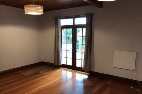 Photo of property in 11 Highbury Crescent, Highbury, Wellington, 6012