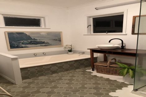 Photo of property in 10 Kiwi Road, Raumati Beach, Paraparaumu, 5032