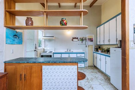 Photo of property in 20 Sunray Avenue, Titirangi, Auckland, 0604