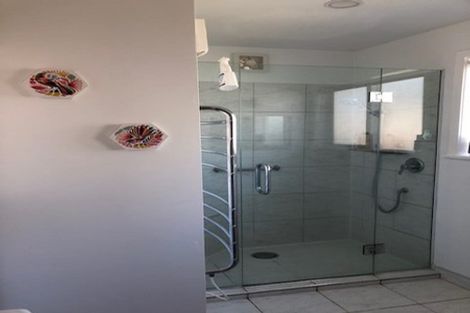 Photo of property in 98 Eskdale Road, Birkdale, Auckland, 0626