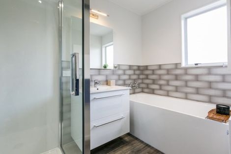 Photo of property in 46 Anderson Road, Taradale, Napier, 4112