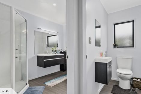 Photo of property in 11 Lakeview Quay, Pyes Pa, Tauranga, 3112