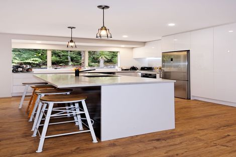 Photo of property in 53a Onedin Place, Titirangi, Auckland, 0604