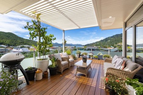 Photo of property in 251b Waikawa Road, Waikawa, Picton, 7220