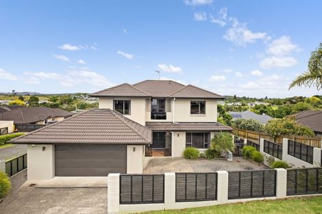 Photo of property in 32 Lough Bourne Drive, Pukekohe, 2120