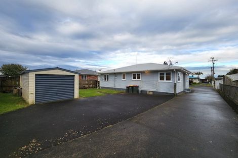 Photo of property in 41 Hill Crescent, Papakura, 2110